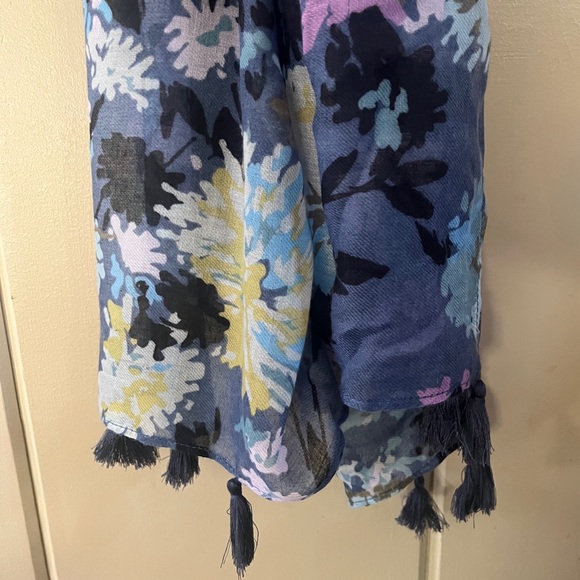 chrysanthemum crush soft fringe vera bradley scarf - Picture 4 of 7